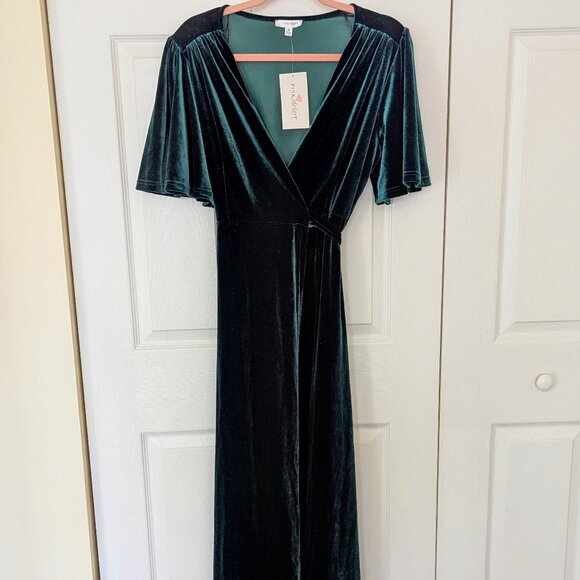 Emerald Green Wrap Dress by Pink Desert - Picture 11 of 11